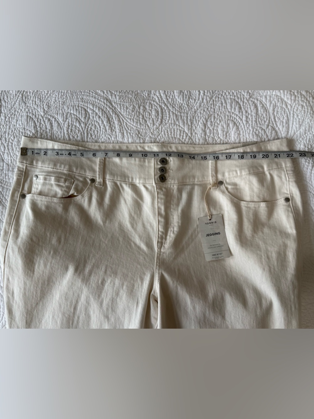 Torrid Off-White High-Rise Denim Jeans Jeggings Women’s 22R - Picture 8 of 10